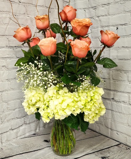 Stunning Peach Dozen Roses Vase