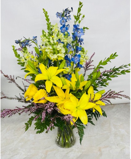 STYLE OF LOVE  VASE ARRANGEMENT 