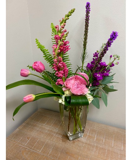 Stylish Spring Arrangment Vase Arrangement