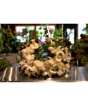 Subtle & Subdued  Cremation Setting in South Milwaukee, WI | PARKWAY FLORAL INC.