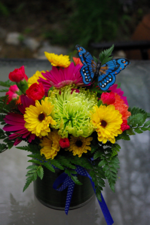  Bliss Mixed floral arrangement