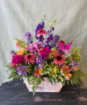 Summer Box of Blooms in La Grande, OR | FITZGERALD FLOWERS Summer Box of Blooms in La Grande, OR | FITZGERALD FLOWERS