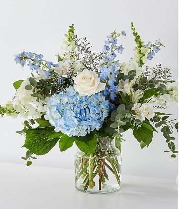 Summer Coastal Hydrangea Blossom Bouquet in Wilmington, DE | EVERLASTING BEAUTY FLORAL DESIGNS Summer Coastal Hydrangea Blossom Bouquet in Wilmington, DE | EVERLASTING BEAUTY FLORAL DESIGNS