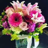 Shades of pinks & purples cube bouquet 