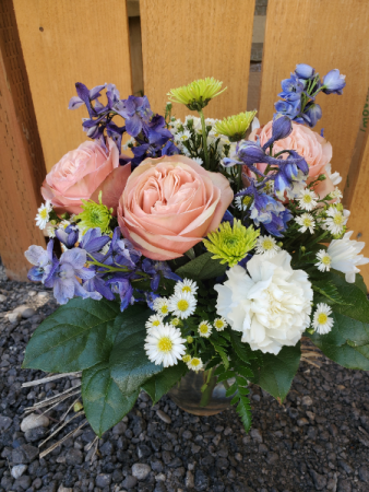 Summer Dunes vase with beachy tones