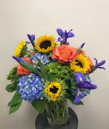 Summer Explosion Vase arrangement in Northport, NY | Hengstenberg's Florist