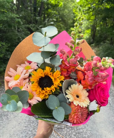 Summer Floral Subscription in Bobcaygeon, ON | Bobcaygeon Flower Company Summer Floral Subscription in Bobcaygeon, ON | Bobcaygeon Flower Company