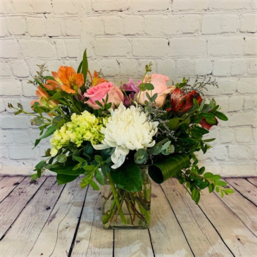 Summer Garden Vase Arrangement in Kelowna, BC | MISSION PARK FLOWERS Summer Garden Vase Arrangement in Kelowna, BC | MISSION PARK FLOWERS
