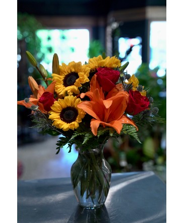 September Sun Local Sunflowers & Lilies  in South Milwaukee, WI | PARKWAY FLORAL INC.