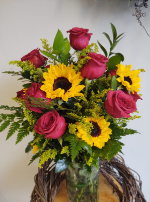 Summertime Bliss Red roses with sunflowers 