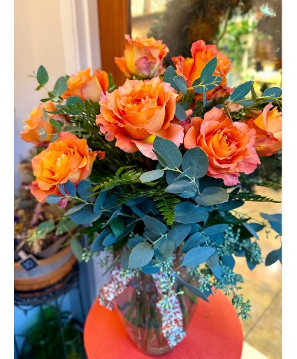 Sunburst Dozen Roses 