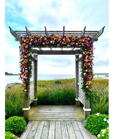 Sunflower Arch  in Center Moriches, NY | BOULEVARD FLORIST