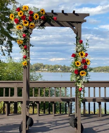 Sunflower & Rose Arch   in Glen Burnie, MD | FORGET ME NOT FLOWERS AND GIFTS