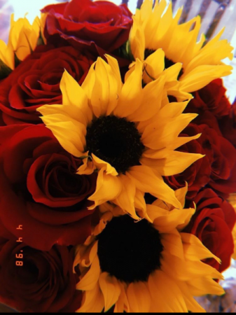 Sunflower & Rose Mix Designers choice  in Orange, TX | TRENDZ!