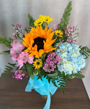 Sunflower Smiles Vase Arrangement 