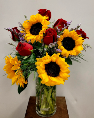 Sunflowers and Roses Half Dozen Rose Arrangement in Springfield, MO | FLOWERAMA #226 Sunflowers and Roses Half Dozen Rose Arrangement in Springfield, MO | FLOWERAMA #226