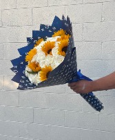 Sunflowers and white rose bouquet  