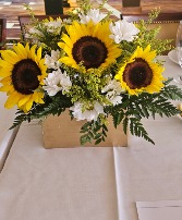 Sunflowers arrangment Flower arrangement