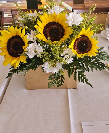 Sunflowers arrangment Flower arrangement