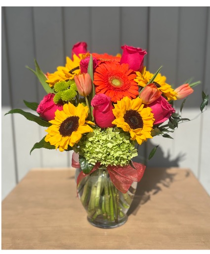 Sunny Citrus Charm Vase Arrangement