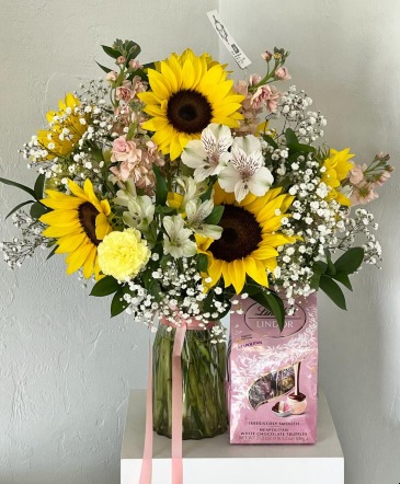 Sunny Combo Flowers & Large Chocolates in Fort Myers, FL | ANGEL BLOOMS FLORIST