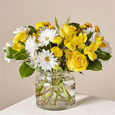 Sunny Sentiments Bouquet by FTD 