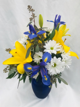 Sunny Skies Vase Fresh Vase Arrangement in Coleman, WI | COLEMAN FLORAL & GREENHOUSES