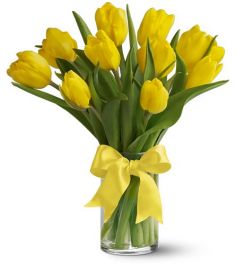 Sunny tulips arrangement