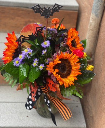 SUNSET BAT BOUQUET FLORAL ARRANGMENT in New Castle, CO | An Exquisite Design  SUNSET BAT BOUQUET FLORAL ARRANGMENT in New Castle, CO | An Exquisite Design