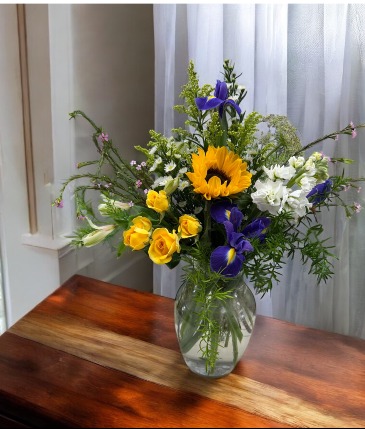 Sunshine & Blues SCF Original - Designed By Kim in Southbury, CT | SOUTHBURY COUNTRY FLORIST
