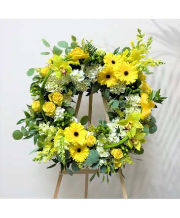Sunshine Bright Wreath Standing Spray in Henderson, NV | FLOWERS OF THE FIELD 