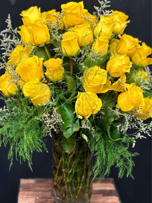 Ray of Sunshine Rose Bouquet 3 Dozen Yellow Rose Vase Arrangement