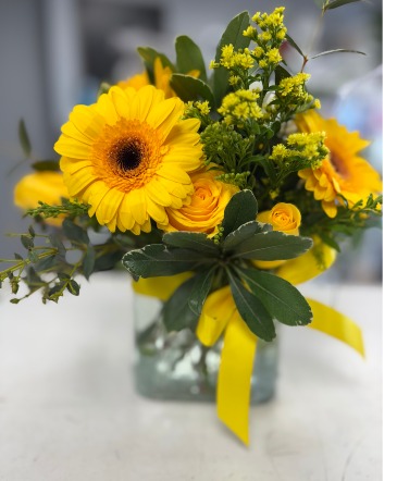 Sunshine & Roses Any occasion in Santaquin, UT | Magnolia Blooms Floral & Gifts