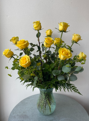 Sunshine Yellow Dozen Roses 