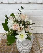 Sweet and Classic Handheld Bouquet 