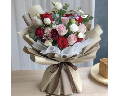 Sweet Bouquet Design to say I love you ❤️ 24 Rosas Mix Unique Custom Design