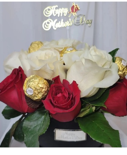 Sweet Goodness Hat box with Roses & Chocolates 