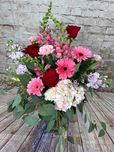 SWEET HEART ARRANGEMENT Mixed Florals in Windom, MN | SHANNON LYNN'S FLORAL & BOUTIQUE