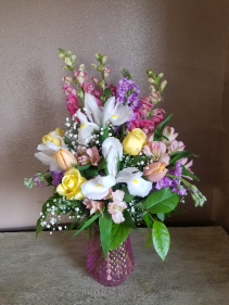 Sweet iris Vase arrangement
