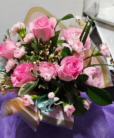 Sweet pink arrangment Flower arrangement