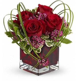 Sweet rose arrangement  Vase