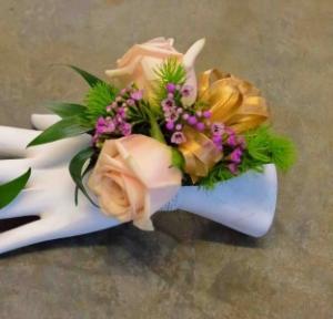 SWEET SAHARA CORSAGE in Davis, CA | STRELITZIA FLOWER CO. SWEET SAHARA CORSAGE in Davis, CA | STRELITZIA FLOWER CO.