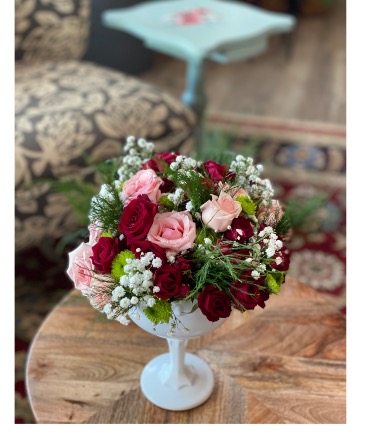 Sweet Southern Elegance   in Monticello, FL | GELLINGS FLOWER AND GIFT SHOP