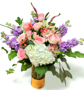 Sweet Spring Gold Vase with 9 Roses