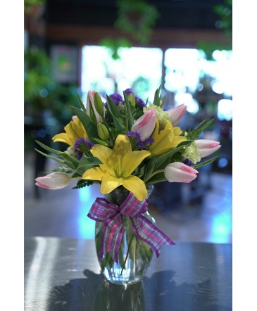 Sweet Spring  Locally Grown Flowers in South Milwaukee, WI | PARKWAY FLORAL INC.