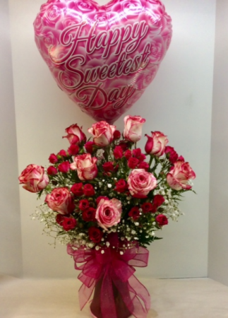 Sweetest Day Bouquet With Balloon 