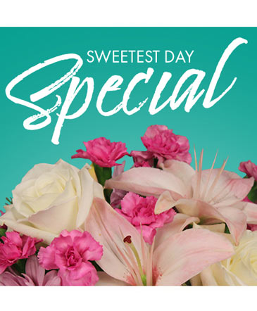 Sweetest Day Special Designer's Choice in Lancaster, NY | PETALS TO PLEASE