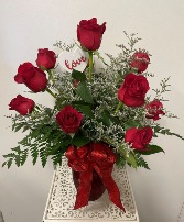 Sweetheart Delight Dozen Red Roses 