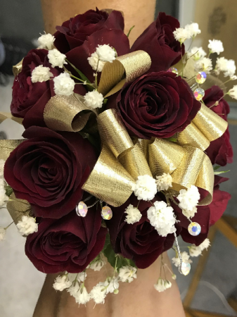 SWEETHEART ROSE WRIST CORSAGE HOMECOMING CORSAGE in Parma, OH | The Parma Flower Shop