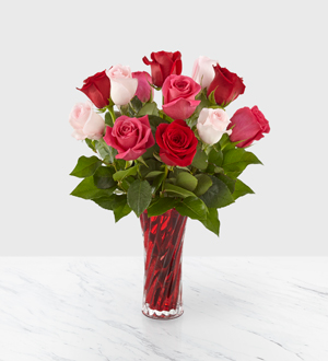 sweetheart roses vase is red but different